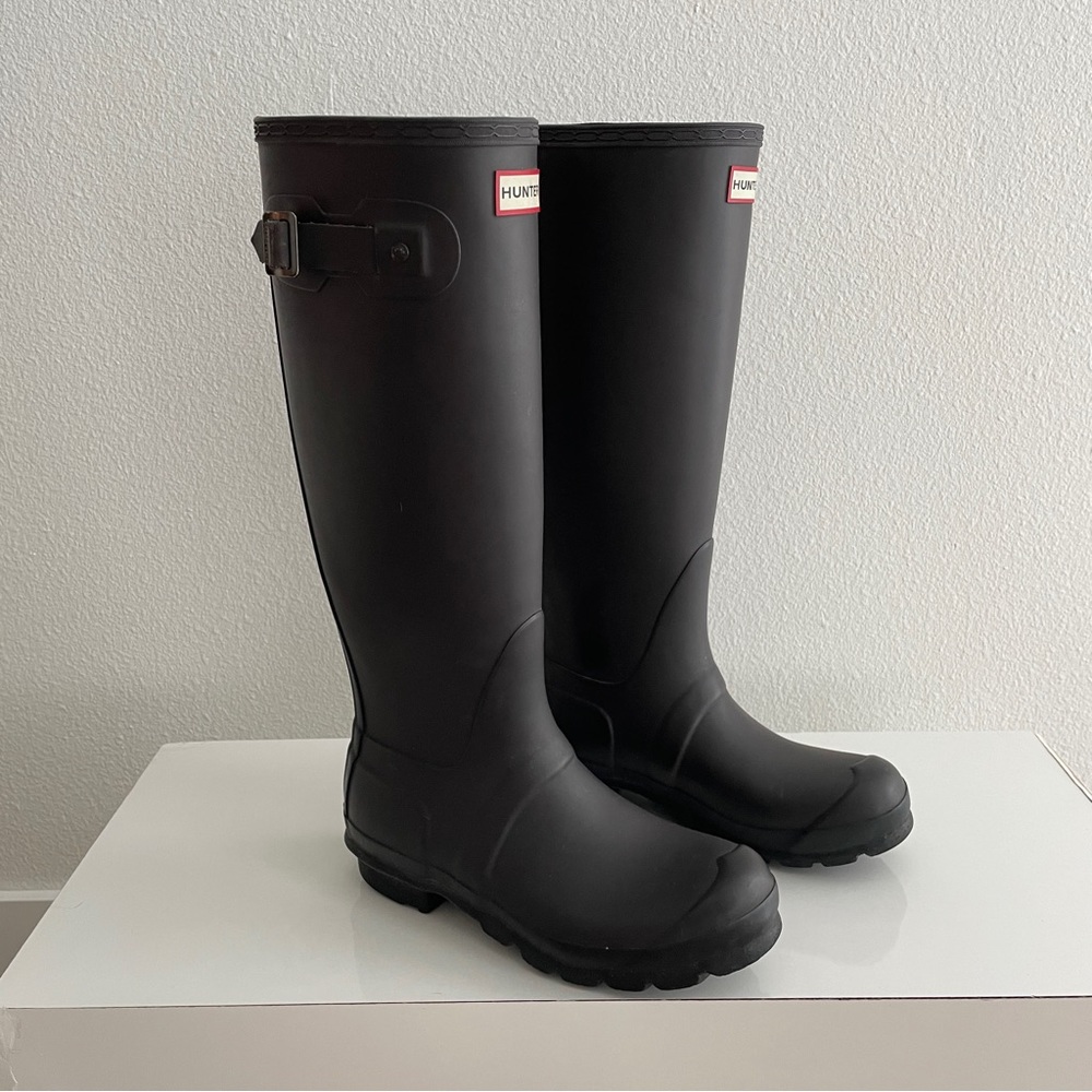 Hunter dark gray tall rubber rain boots